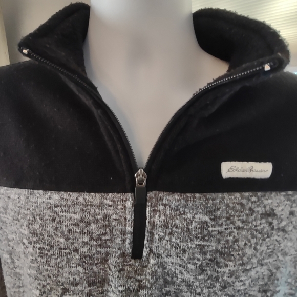 Eddie Bauer Fleece Lined 1/4 zip in Black and Gray Large - Picture 3 of 9